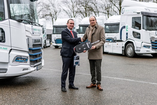 Contargo-puts-33-DAF-XD-Electric-trucks-into-operation-01