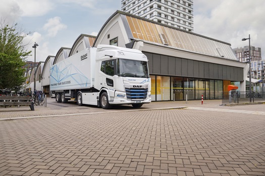 401-DAF-XD-Electric-Tractor