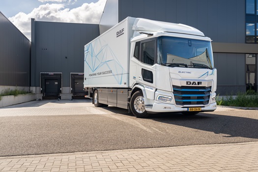 1728-New-Generation-DAF-XD-Electric